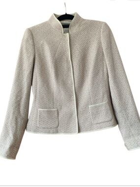 Tahari Beige Tweed Jacket Cropped Collarless Blazer Textured Size 10